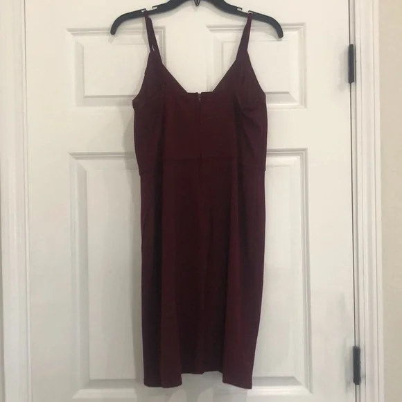 Lulu’s dress - Picture 5 of 7